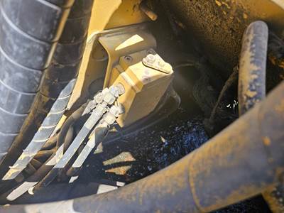 Caterpillar 325L Hydraulic Valve