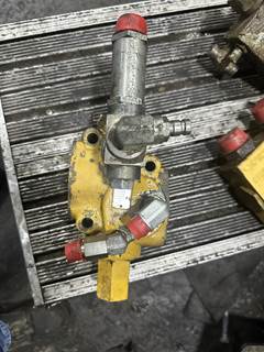 Caterpillar 938H Hydraulic Valve