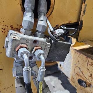 Caterpillar TH350B Hydraulic Valve