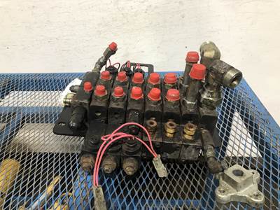 Caterpillar TH63 Hydraulic Valve
