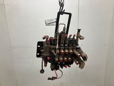 Caterpillar TH63 Hydraulic Valve