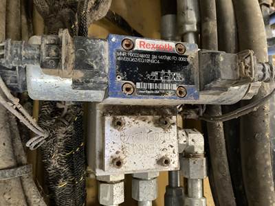 Caterpillar TL642 Hydraulic Valve