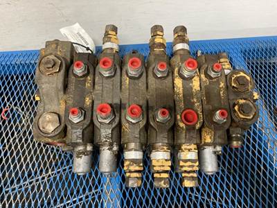 Ford 555 Hydraulic Valve