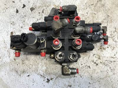 Gehl 4840 Hydraulic Valve