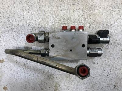 Gehl 540 Hydraulic Valve