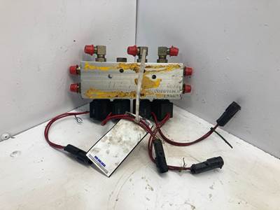 Gehl DL8H44 Hydraulic Valve