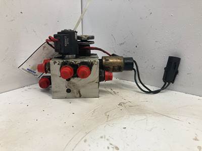 Gehl DL8H44 Hydraulic Valve