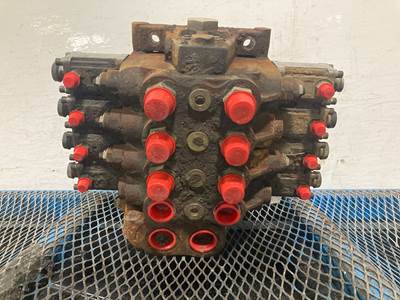 Gehl DL8H44 Hydraulic Valve