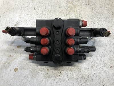 Gehl R220 Hydraulic Valve