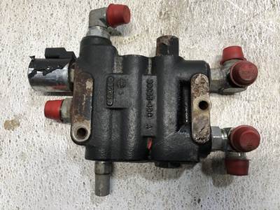Gehl R220 Hydraulic Valve