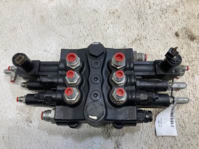 Gehl R220 Hydraulic Valve