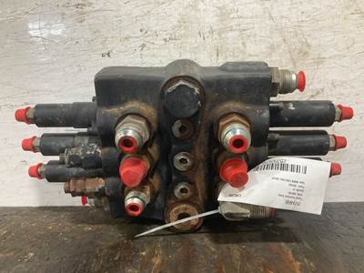 Gehl V330 Hydraulic Valve