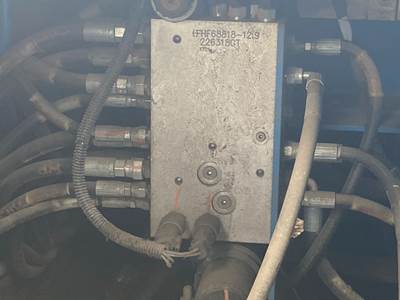 Genie GTH-844 Hydraulic Valve