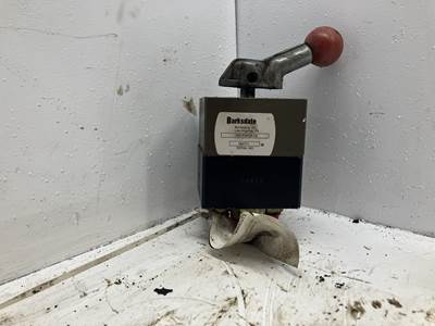 Genie GTH-844 Hydraulic Valve