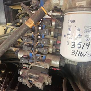 JLG 600S Hydraulic Valve