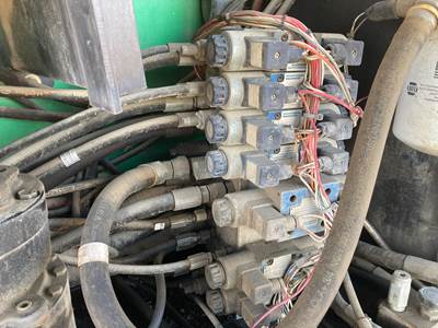 JLG 600S Hydraulic Valve