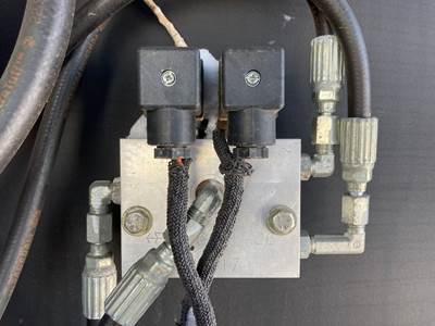 JLG 800A Hydraulic Valve