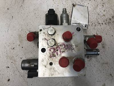 John Deere 320D Hydraulic Valve