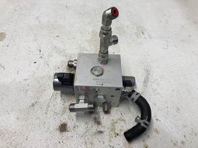 John Deere 324E Hydraulic Valve
