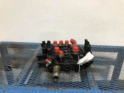 John Deere 324E Hydraulic Valve