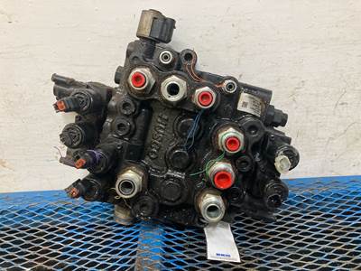 John Deere 333D Hydraulic Valve