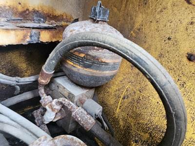 John Deere 344K Hydraulic Valve