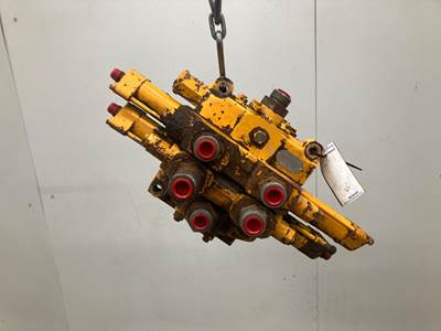 John Deere 544E Hydraulic Valve