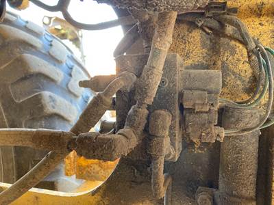 John Deere 544J Hydraulic Valve