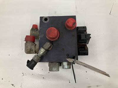 John Deere 544J Hydraulic Valve