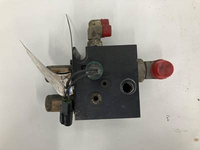 John Deere 544J Hydraulic Valve
