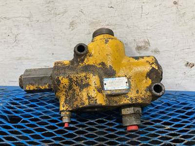 John Deere 624E Hydraulic Valve