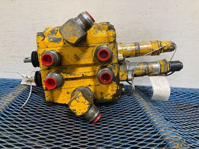 John Deere 644C Hydraulic Valve