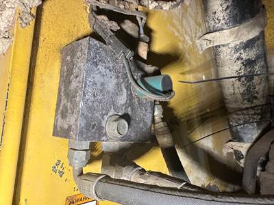 John Deere 644H Hydraulic Valve