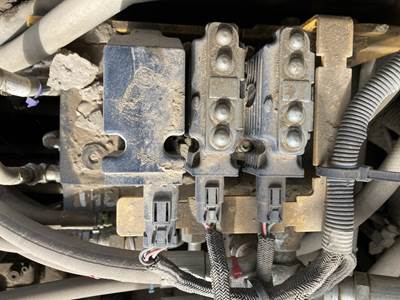 John Deere 750K Hydraulic Valve