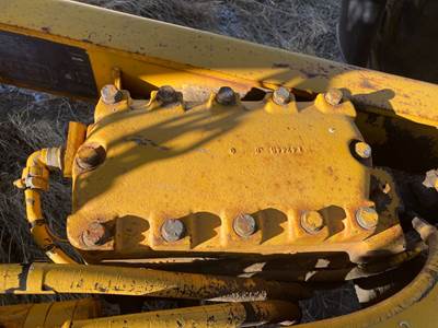 John Deere 770 Hydraulic Valve