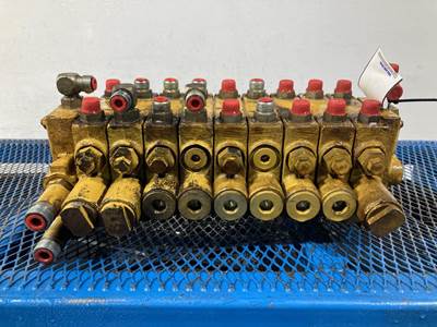 John Deere 770CH Hydraulic Valve