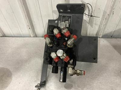Kubota M6060HDC Hydraulic Valve