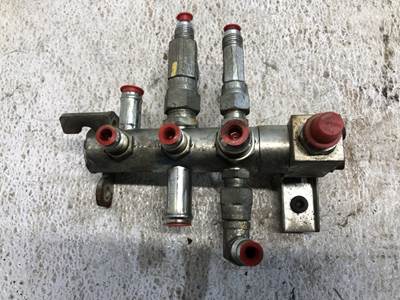 Kubota SSV65 Hydraulic Valve