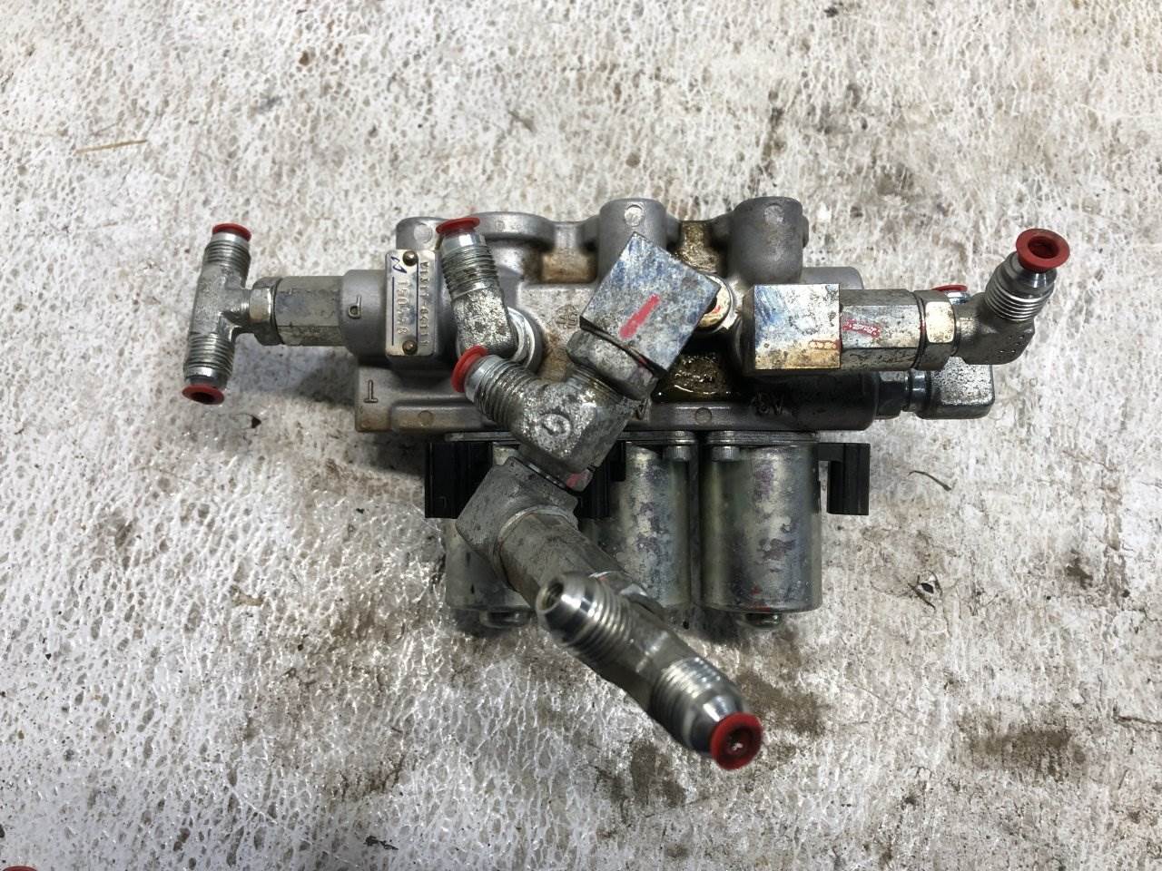 2016 Kubota SSV65 Hydraulic Valve For Sale Spencer, IA V131164111