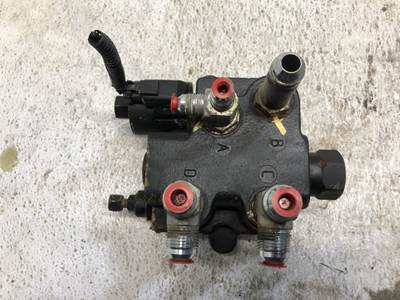 Kubota SSV65 Hydraulic Valve