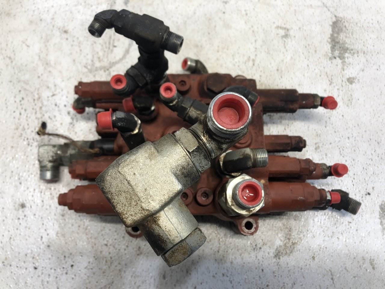 2019 Kubota SVL752 Hydraulic Valve For Sale Spencer, IA V0511