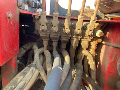 Moffett M5500 Hydraulic Valve