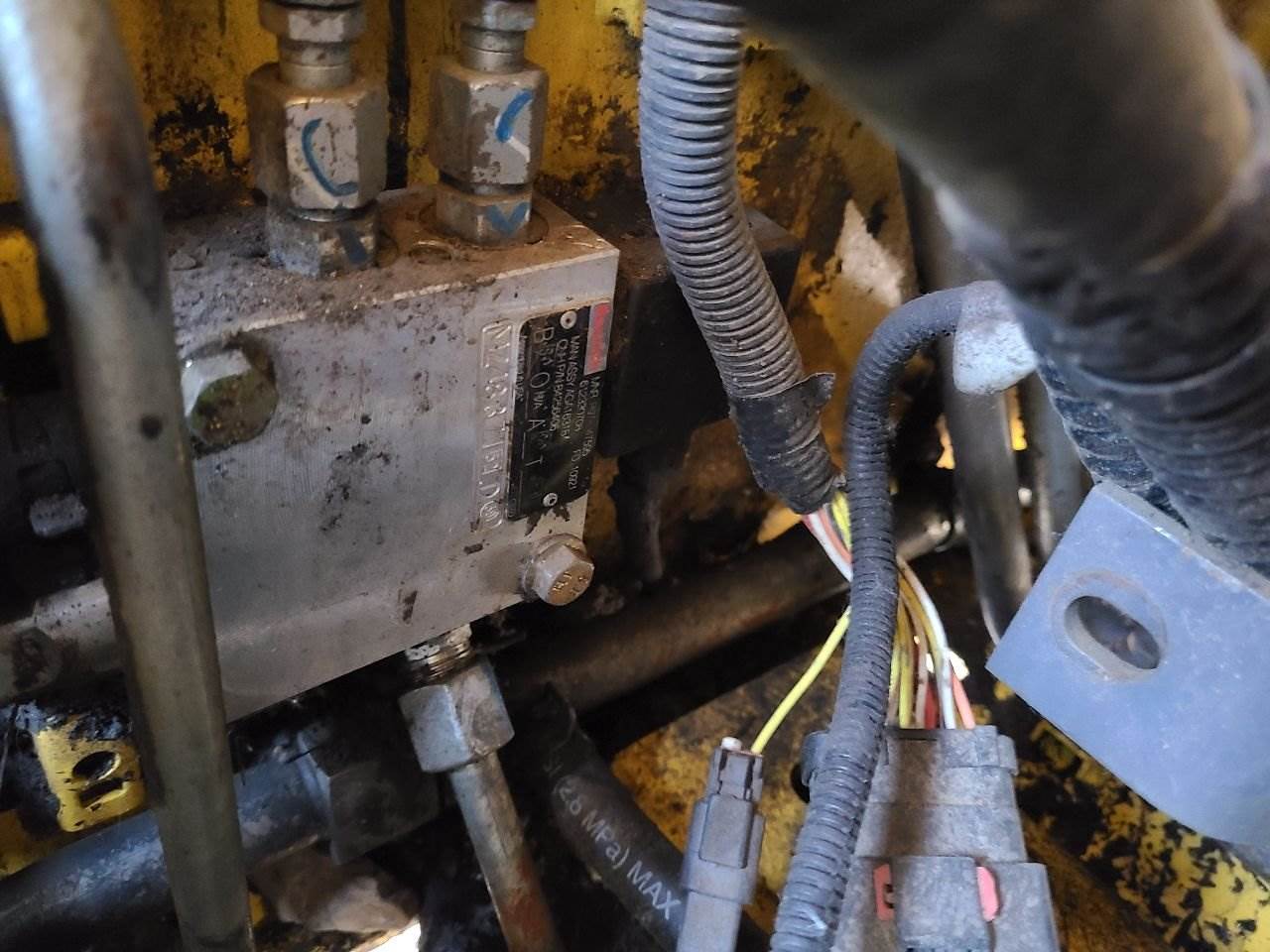 2016 New Holland L218 Hydraulic Valve For Sale Spencer, IA 84256406