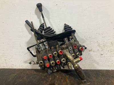 New Holland LM850 Hydraulic Valve