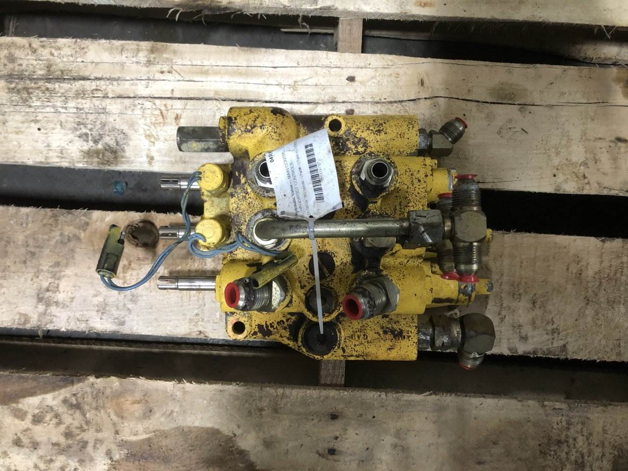 2004 New Holland LS180 Hydraulic Valve For Sale Spencer, IA