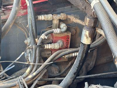 Takeuchi TL140 Hydraulic Valve