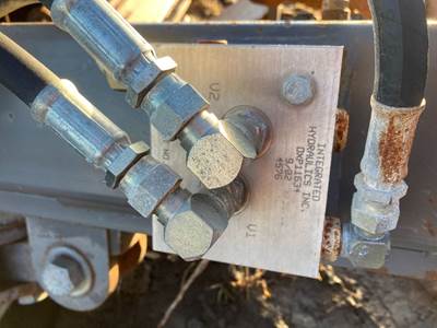 Volvo G746B Hydraulic Valve