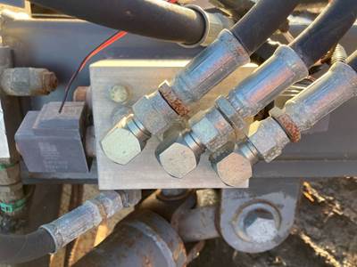 Volvo G746B Hydraulic Valve