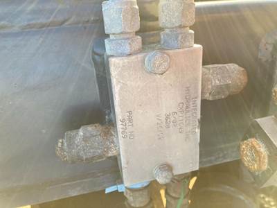 Volvo G746B Hydraulic Valve