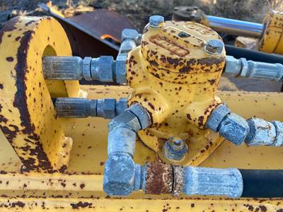 Volvo G746B Hydraulic Valve